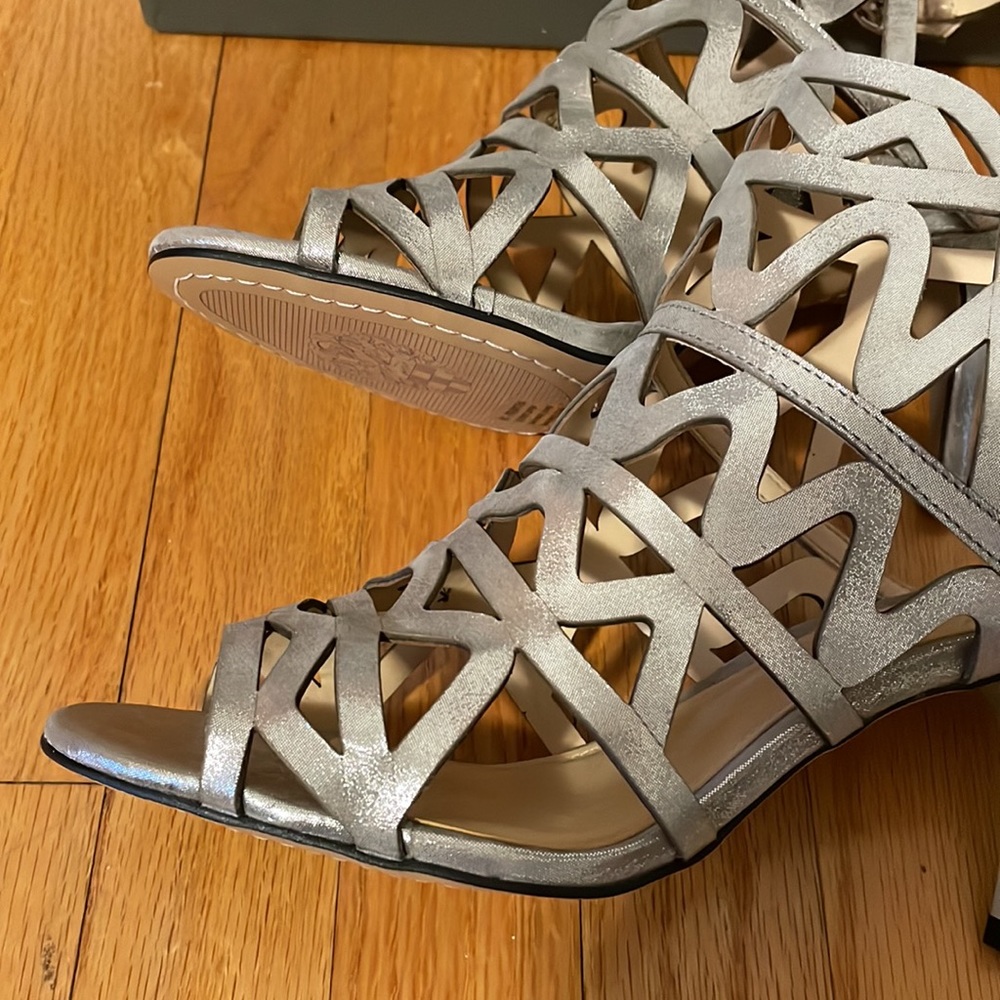 Vince camuto open toe heels. - Picture 8 of 10